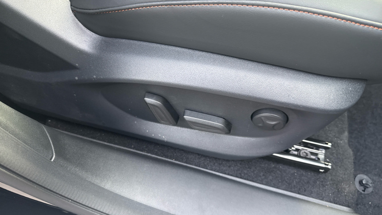 MG HS 1.5 T-GDI Trophy 5dr DCT Petrol Hatchback